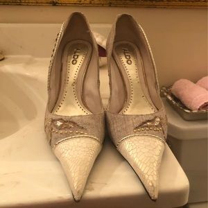 ALDO low heels • cream